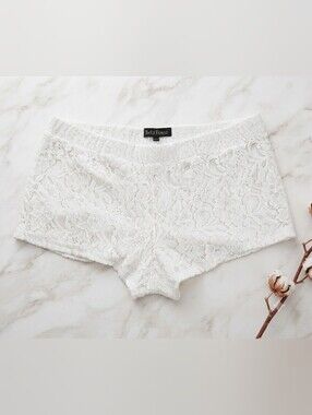 Beta House Lace Short Size Med✨✨